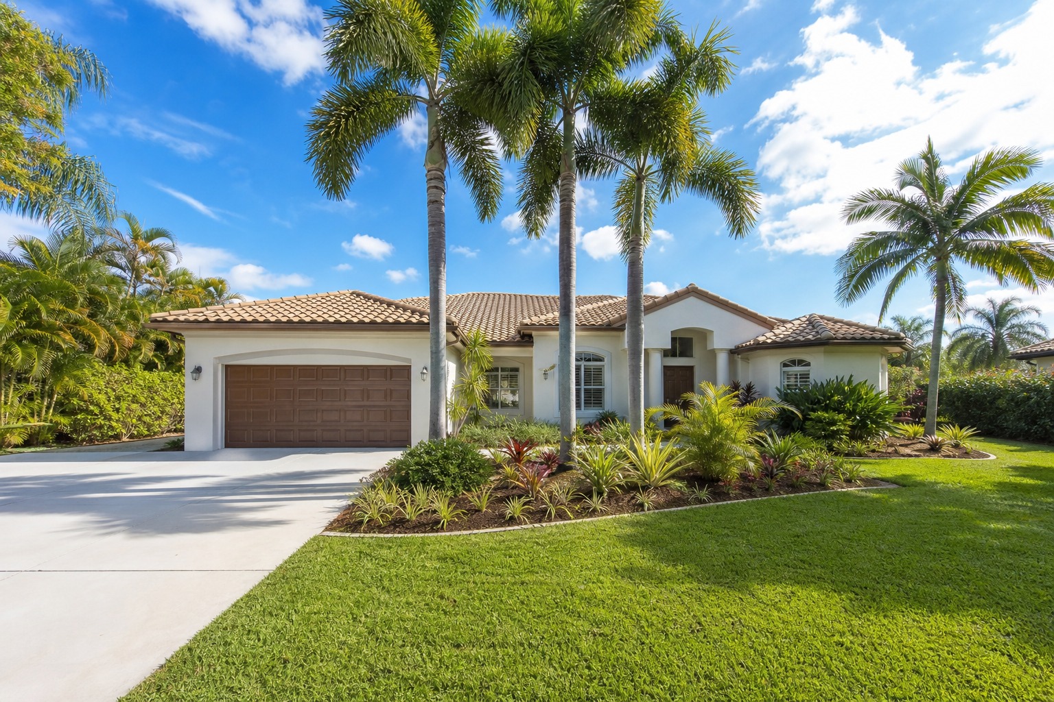 What Does $900K Buy in Davie Florida? (2026 Guide)