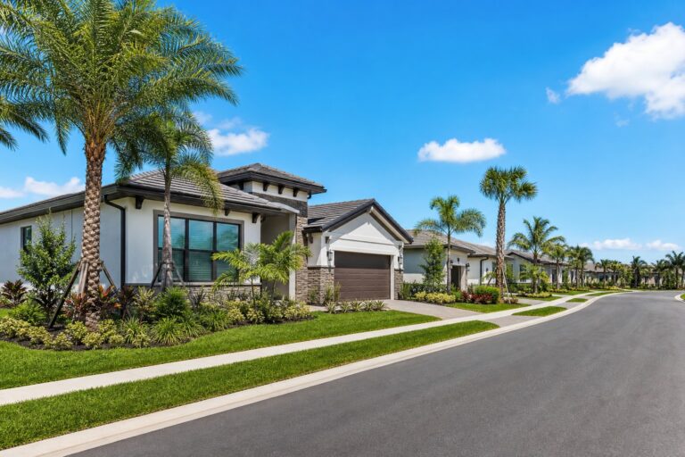 CDD Fees vs HOA in Davie, FL: What Buyers Pay