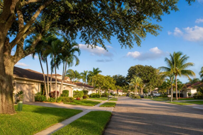 Hacienda Flores Davie FL: Homes and Prices (2026)