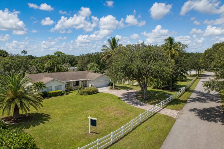 How to Take Title When Buying a Davie, FL Home 2026